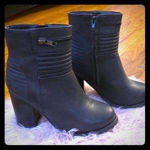 Ankle bootie